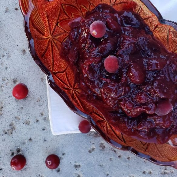 cran4 cranberry topper to the dish