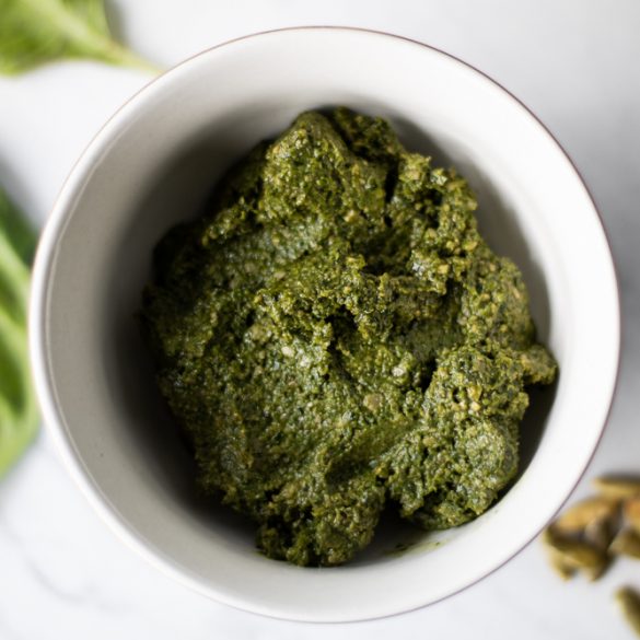 kalebasil2 kale basil pesto with ingredients