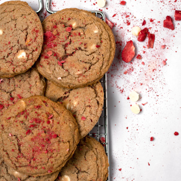 strawberry_cookie_7 strawberry cookies sprinkled with strawberries and white chocolate chips