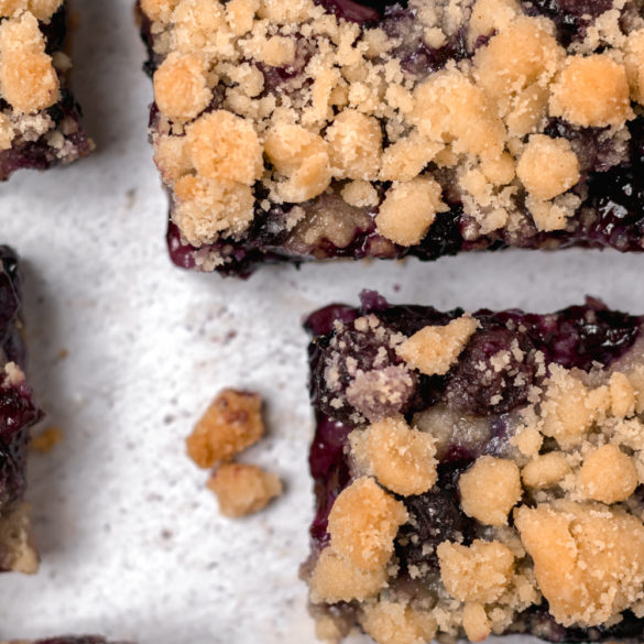 blueberry_pie_bars_1 blueberry pie bars ready to eat